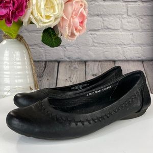 Born Women's Leather Ballet Flats